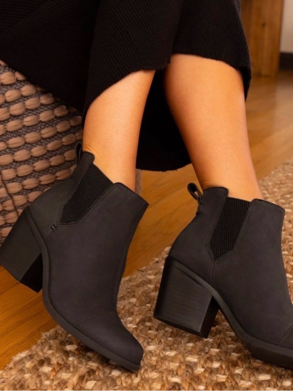 TOMS Everly black leather Chelsea ankle boots Size 7